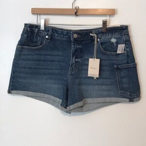 NEW KanCan Jean Short. 31